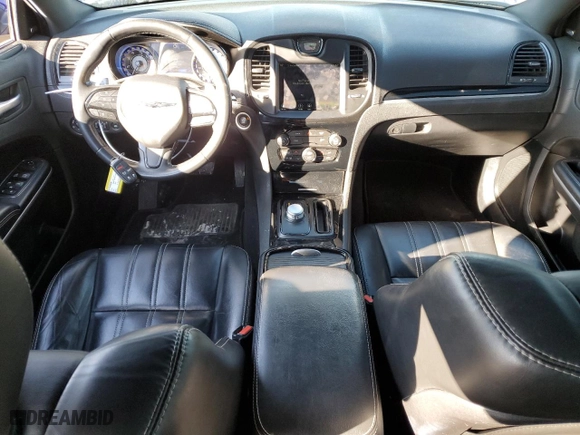 2019 Chrysler 300 with VIN 2C3CCABG4KH548820, listed as a Copart auction lot 46477955 with 121,900 mi miles and Salvage Title. Bid and sale history available at carsss.com. Image 8.