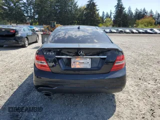 2015 Mercedes-Benz C 250 z VIN WDDGJ4HB7FG376564, wystawiony jako Copart lot #55530935 z przebiegiem 145 687 mil mil oraz Czysty tytuł • Clean title. Historia ofert i sprzedaży dostępna na DreamBid. Obrazek 6.