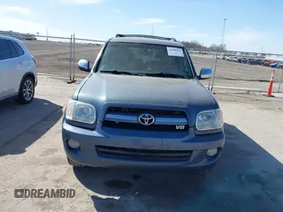 2007 Toyota Sequoia Limited with VIN 5TDBT48A97S279217, listed as a IAAI auction lot 41800633 with 264,945 mi miles and . Bid and sale history available at DreamBid. Image 12.