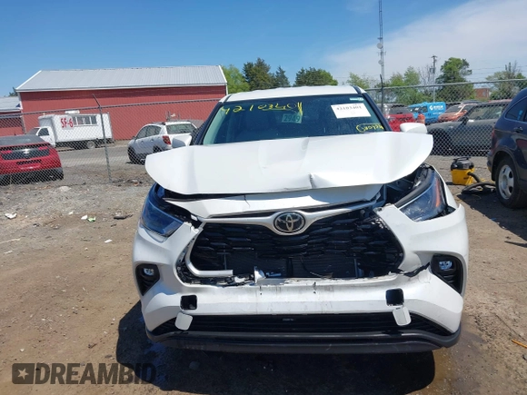 2022 Toyota Highlander LE with VIN 5TDBZRBH5NS580954, listed as a IAAI auction lot 42103401 with 40,391 mi miles and . Bid and sale history available at DreamBid. Image 12.