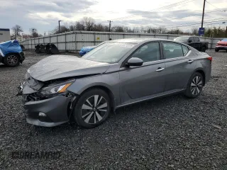 2021 Nissan Altima SV z VIN 1N4BL4DW5MN312108, wystawiony jako Copart lot #51712375 z przebiegiem 28 491 mil mil oraz Szkoda całkowita • Salvage title. Historia ofert i sprzedaży dostępna na DreamBid. Obrazek 1.