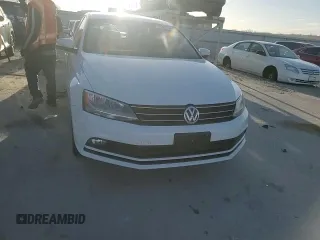 2016 Volkswagen Jetta SEL z VIN 3VWL07AJXGM219128, wystawiony jako Copart lot #49392665 z przebiegiem 131 518 mil mil oraz Szkoda całkowita • Salvage title. Historia ofert i sprzedaży dostępna na DreamBid. Obrazek 10.