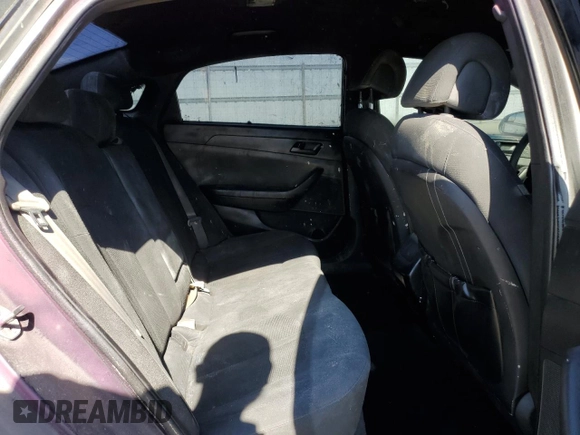 2016 Hyundai Sonata SE z VIN 5NPE24AF1GH403489, wystawiony jako Copart lot #60758775 z przebiegiem 114 535 mil mil oraz Czysty tytuł • Clean title. Historia ofert i sprzedaży dostępna na DreamBid. Obrazek 10.