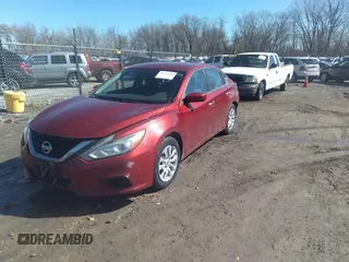 2016 Nissan Altima SR with VIN 1N4AL3AP8GC133452, listed as a IAAI auction lot 41743769 with 194,640 mi miles and . Bid and sale history available at carsss.com. Image 2.