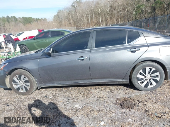 2019 Nissan Altima S with VIN 1N4BL4BV5KN307384, listed as a IAAI auction lot 41734090 with 112,173 mi miles and . Bid and sale history available at carsss.com. Image 14.
