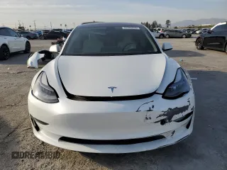 2022 Tesla Model 3 z VIN 5YJ3E1EA5NF360119, wystawiony jako Copart lot #45565655 z przebiegiem 78 088 mil mil oraz Szkoda całkowita • Salvage title. Historia ofert i sprzedaży dostępna na DreamBid. Obrazek 5.