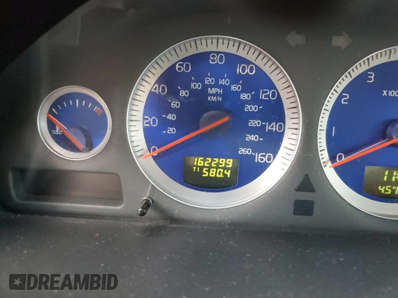 2011 Volvo XC90 R-Design with VIN YV4952CT6B1585512, listed as a Copart auction lot 43154095 with 162,299 mi miles and Salvage Title. Bid and sale history available at carsss.com. Image 9.