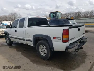2001 Chevrolet Silverado 1500 LT with VIN 1GCEK19T51E133196, listed as a Copart auction lot 45113174 with 257,917 mi miles and Salvage Title. Bid and sale history available at carsss.com. Image 2.
