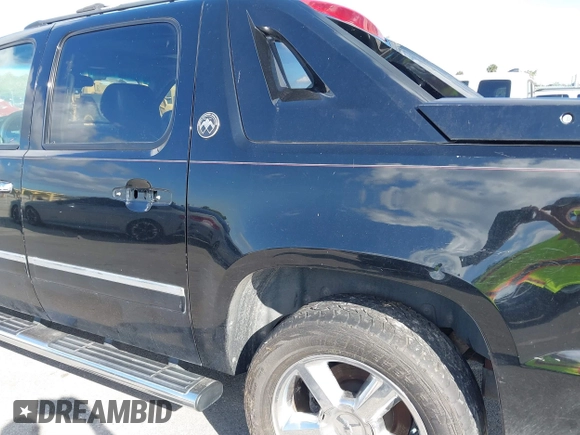 2013 Chevrolet Avalanche LTZ with VIN 3GNMCGE05DG351022, listed as a IAAI auction lot 41138090 with 197,159 mi miles and . Bid and sale history available at DreamBid. Image 19.