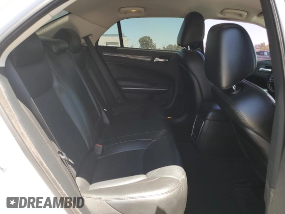 2019 Chrysler 300 Touring z VIN 2C3CCAAG6KH590956, wystawiony jako Copart lot #64140745 z przebiegiem 85 145 mil mil oraz Szkoda całkowita • Salvage title. Historia ofert i sprzedaży dostępna na DreamBid. Obrazek 10.