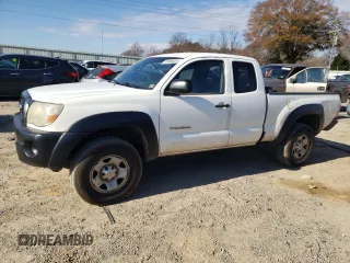 2006 Toyota Tacoma with VIN 5TEUX42N06Z279195, listed as a Copart auction lot 82888834 with 205,787 mi miles and Salvage Title. Bid and sale history available at carsss.com. Image 1.