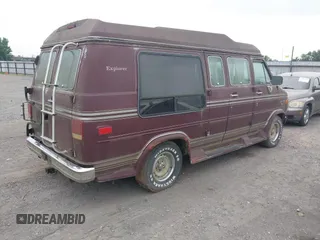 1989 Chevrolet Chevy Van z VIN 1GBEG25K5K7184695, wystawiony jako IAAI lot #42432728 z przebiegiem 945 928 mil mil oraz . Historia ofert i sprzedaży dostępna na DreamBid. Obrazek 4.