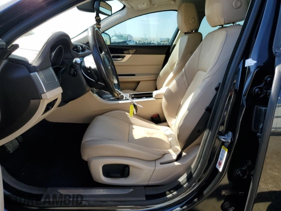 2017 Jaguar XF 35t Premium with VIN SAJBD4BV0HCY43592, listed as a Copart auction lot 77621094 with 51,753 mi miles and Salvage Title. Bid and sale history available at carsss.com. Image 7.