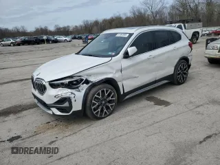 2021 BMW X1 xDrive28i with VIN WBXJG9C09M3M72494, listed as a Copart auction lot 51992095 with 43,327 mi miles and Salvage Title. Bid and sale history available at carsss.com. Image 1.