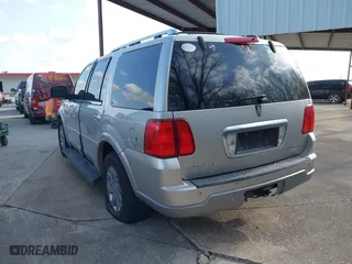 2004 Lincoln Navigator Luxury with VIN 5LMFU27R94LJ26403, listed as a IAAI auction lot 41714894 with 245,501 mi miles. Bid and sale history available at carsss.com. Image 3.