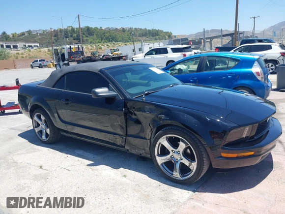 2005 Ford Mustang Deluxe with VIN 1ZVHT84N655208101, listed as a IAAI auction lot 42546747 with 68,918 mi miles and . Bid and sale history available at DreamBid. Image 1.