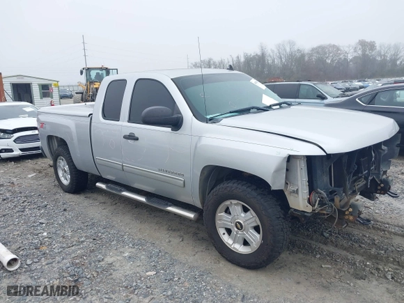 2012 Chevrolet Silverado 1500 LT with VIN 1GCRKSE76CZ133798, listed as a IAAI auction lot 41483292 with 157,877 mi miles. Bid and sale history available at carsss.com. Image 1.