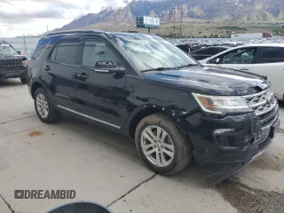 2018 Ford Explorer XLT with VIN 1FM5K8D84JGB94843, listed as a Copart auction lot 55755645 with 104,709 mi miles and Salvage title. Bid and sale history available at DreamBid. Image 4.