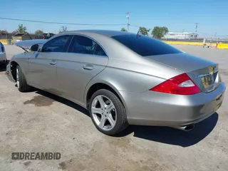 2006 Mercedes-Benz CLS 500 z VIN WDDDJ75X46A059753, wystawiony jako IAAI lot #42335719 z przebiegiem 113 962 mil mil oraz . Historia ofert i sprzedaży dostępna na DreamBid. Obrazek 3.