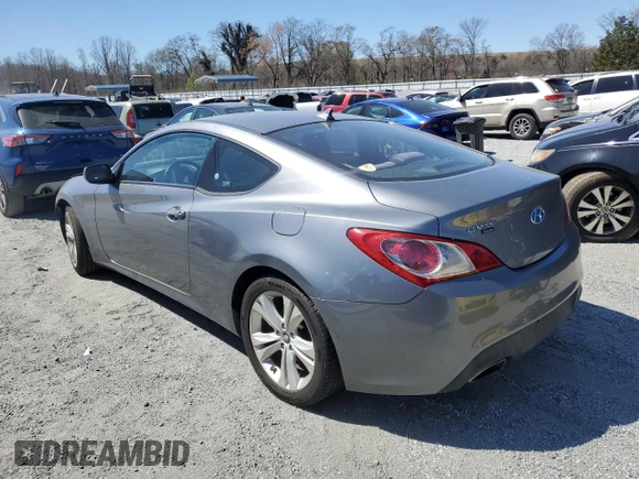 2010 Hyundai Genesis Coupe z VIN KMHHT6KD1AU028439, wystawiony jako Copart lot #50061765 z przebiegiem 157 006 mil mil oraz Szkoda całkowita • Salvage title. Historia ofert i sprzedaży dostępna na DreamBid. Obrazek 2.