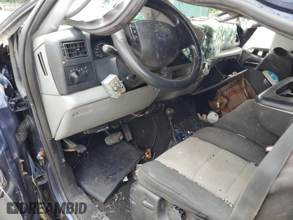 2004 Ford F-250 XL z VIN 1FTNX21L54EC84711, wystawiony jako Copart lot #64636685 z przebiegiem Nie podano mil oraz Szkoda całkowita • Salvage title. Historia ofert i sprzedaży dostępna na DreamBid. Obrazek 8.