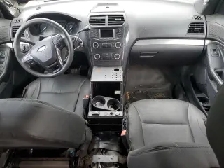 2019 Ford Police Interceptor Utility z VIN 1FM5K8AR0KGB44522, wystawiony jako Copart lot #58401635 z przebiegiem Nie podano mil oraz Tytuł czysty. Historia ofert i sprzedaży dostępna na DreamBid. Obrazek 8.