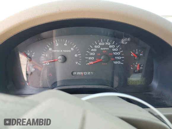 2005 Ford F-150 STX with VIN 1FTRX12WX5KE52155, listed as a Copart auction lot 62605895 with 235,078 mi miles and Salvage title. Bid and sale history available at DreamBid. Image 9.