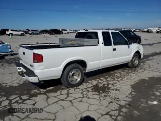 2001 GMC Sonoma SLS w/1SG Pkg with VIN 1GTCS19W118257613, listed as a Copart auction lot 46504385 with 217,842 mi miles and Salvage Title. Bid and sale history available at carsss.com. Image 3.