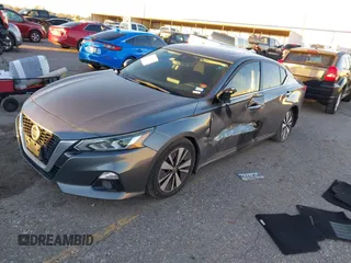 2019 Nissan Altima 2.5 SV with VIN 1N4BL4DV0KC111037, listed as a IAAI auction lot 41238586 with 98,002 mi miles. Bid and sale history available at carsss.com. Image 17.
