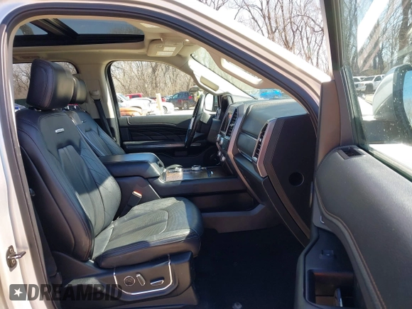 2019 Ford Expedition Platinum with VIN 1FMJU1MT6KEA52494, listed as a IAAI auction lot 41802986 with 119,922 mi miles. Bid and sale history available at carsss.com. Image 5.