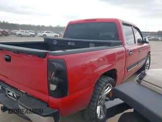 2007 Chevrolet Silverado 1500 LS with VIN 2GCEC13V371153707, listed as a IAAI auction lot 41832004 with 235,028 mi miles and . Bid and sale history available at DreamBid. Image 4.