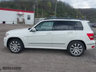 2012 Mercedes-Benz GLK-Class GLK 350 with VIN WDCGG8HB4CF863801, listed as a IAAI auction lot 42000502 with 268,732 mi miles. Bid and sale history available at carsss.com. Image 15.