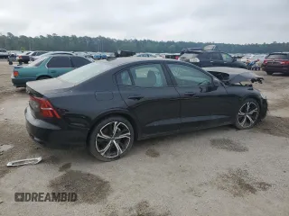 2024 Volvo S60 Core Dark Theme z VIN 7JRL12TK6RG323297, wystawiony jako Copart lot #53923895 z przebiegiem Nie podano mil oraz Szkoda całkowita • Salvage title. Historia ofert i sprzedaży dostępna na DreamBid. Obrazek 3.