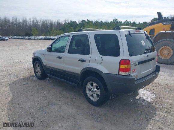 2002 Ford Escape XLT Choice with VIN 1FMYU03162KA14399, listed as a IAAI auction lot 41493956 with 265,123 mi miles. Bid and sale history available at carsss.com. Image 3.