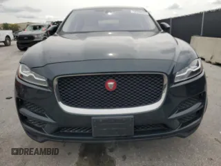 2017 Jaguar F-Pace 35t Prestige with VIN SADCK2BV2HA898655, listed as a Copart auction lot 59306245 with 104,535 mi miles and Clean title. Bid and sale history available at DreamBid. Image 5.