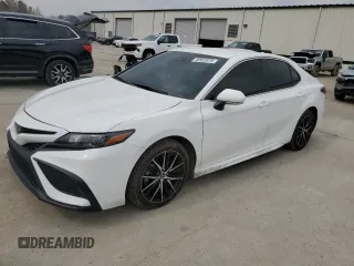 2022 Toyota Camry SE with VIN 4T1G11AK0NU073222, listed as a Copart auction lot 48923975 with 50,266 mi miles and Salvage Title. Bid and sale history available at carsss.com. Image 1.