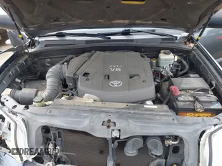 2006 Toyota 4Runner SR5 with VIN JTEZU14RX60080664, listed as a IAAI auction lot 41982517 with 205,749 mi miles and . Bid and sale history available at DreamBid. Image 10.