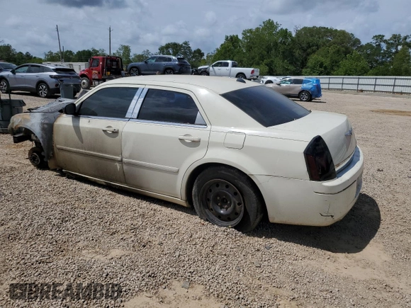 2005 Chrysler 300 300 z VIN 2C3JA43RX5H664428, wystawiony jako Copart lot #53851555 z przebiegiem Nie podano mil oraz Szkoda całkowita • Salvage title. Historia ofert i sprzedaży dostępna na DreamBid. Obrazek 2.