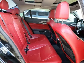 2019 Alfa Romeo Giulia z VIN ZARFAMAN6K7603897, wystawiony jako Copart lot #51899605 z przebiegiem Nie podano mil oraz Nie do naprawy • Non repairable. Historia ofert i sprzedaży dostępna na DreamBid. Obrazek 10.