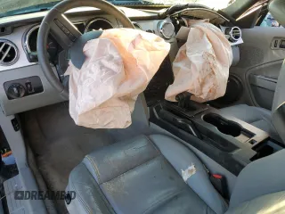 2005 Ford Mustang Deluxe с VIN 1ZVFT84N155192204, выставлен на аукционе Copart как лот 48663695 с пробегом Не указан миль и На запчасти • Non repairable. История ставок и продаж доступна на DreamBid. Изображение 8.