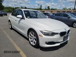 2013 BMW 3 Series 320i xDrive с VIN WBA3C3C5XDF982665, выставлен на аукционе Copart как лот 61688265 с пробегом 122 398 миль миль и Чистый • Clean title. История ставок и продаж доступна на DreamBid. Изображение 1.