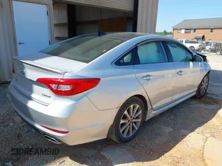 2016 Hyundai Sonata Sport z VIN 5NPE34AF4GH343690, wystawiony jako IAAI lot #42159563 z przebiegiem 169 166 mil mil oraz . Historia ofert i sprzedaży dostępna na DreamBid. Obrazek 4.
