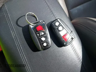 2013 Hyundai Santa Fe Sport z VIN 5XYZU3LA5DG045646, wystawiony jako IAAI lot #42380560 z przebiegiem 131 944 mil mil oraz . Historia ofert i sprzedaży dostępna na DreamBid. Obrazek 11.