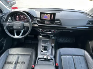 2020 Audi Q5 Premium Plus z VIN WA1BNAFY9L2003365, wystawiony jako IAAI lot #42761355 z przebiegiem 137 371 mil mil oraz . Historia ofert i sprzedaży dostępna na DreamBid. Obrazek 6.