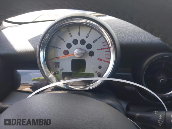 2008 MINI Hardtop with VIN WMWMF33568TT61619, listed as a IAAI auction lot 41997172 with Not Provided miles and . Bid and sale history available at DreamBid. Image 7.