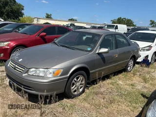 2000 Toyota Camry CE with VIN 4T1BG22K0YU002152, listed as a Copart auction lot 55530965 with 366,513 mi miles and Clean Title. Bid and sale history available at carsss.com. Image 2.