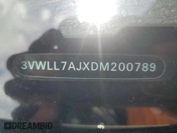 2013 Volkswagen Jetta TDI w/Premium/Nav с VIN 3VWLL7AJXDM200789, выставлен на аукционе Copart как лот 63700385 с пробегом 137 369 миль миль и Списание • Salvage title. История ставок и продаж доступна на DreamBid. Изображение 12.