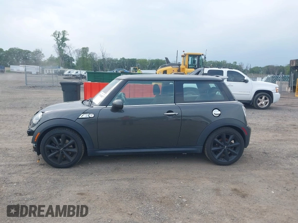 2011 MINI Hardtop S with VIN WMWSV3C58BTY13412, listed as a IAAI auction lot 42516587 with 124,831 mi miles and . Bid and sale history available at DreamBid. Image 15.
