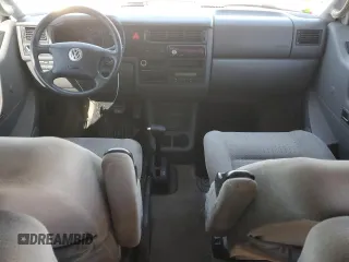 2001 Volkswagen EuroVan MV с VIN WV2MB47071H128880, выставлен на аукционе Copart как лот 48175195 с пробегом 182 488 миль миль и Чистый • Clean title. История ставок и продаж доступна на DreamBid. Изображение 8.