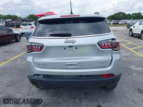 2024 Jeep Compass Latitude with VIN 3C4NJDBN6RT109646, listed as a IAAI auction lot 42017663 with 17,239 mi miles. Bid and sale history available at carsss.com. Image 16.
